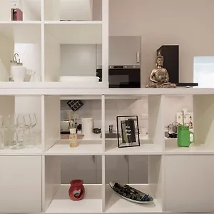 Apartment Porta Garibaldi White Flat, Milan