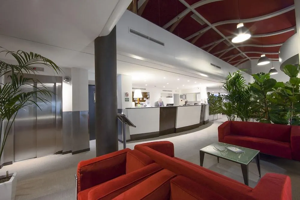 Urban Hive Milano Otel 4*,